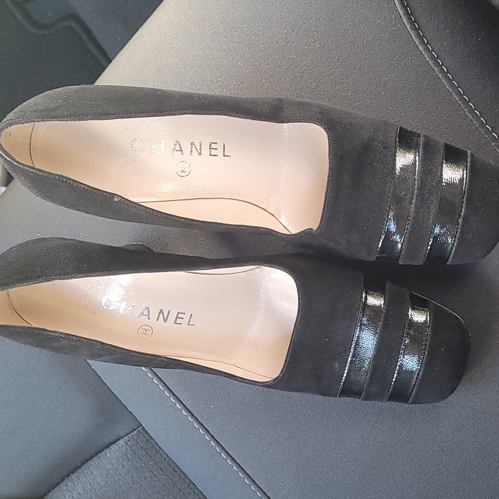 Chanel Heels - Picture 1 of 9